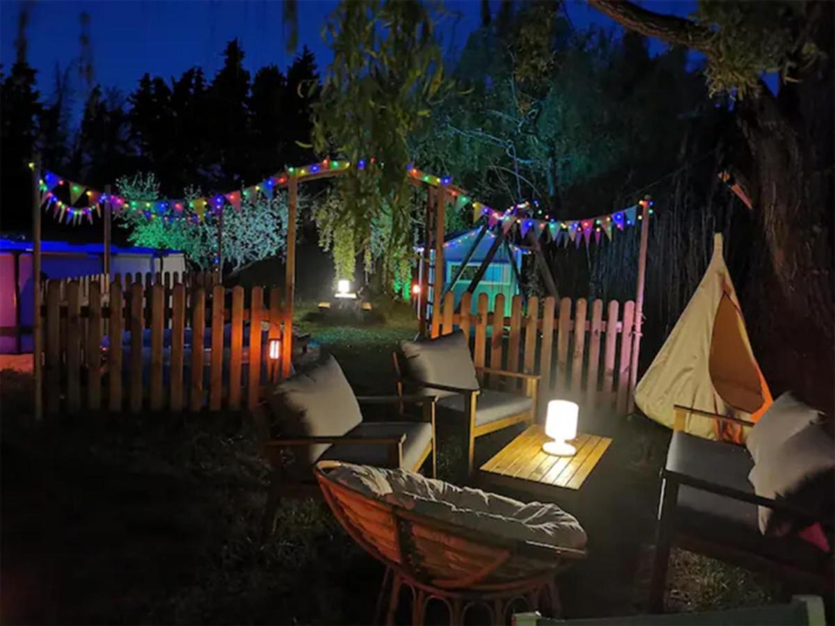 Mas De Ferigoulet -"La Rose Des Vents"& Univers Enfants "Lou Pitchoun" Orgon Exterior photo